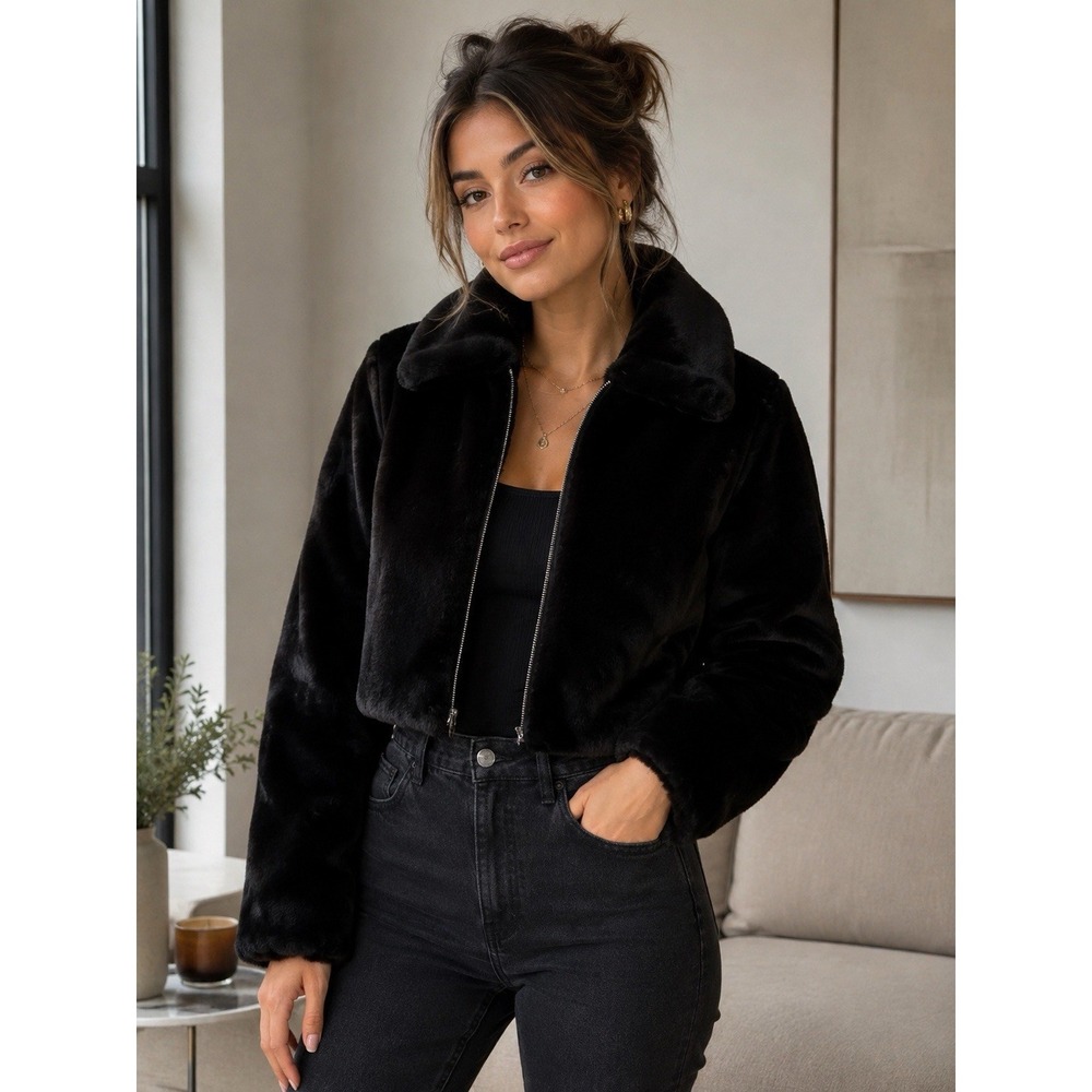NEW Steve Madden cropped black faux-fur Plush Collared zip jacket small